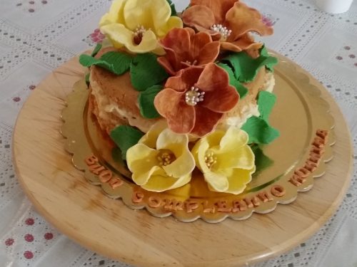 Tutorial fiori pasta di zucchero per una naked cake